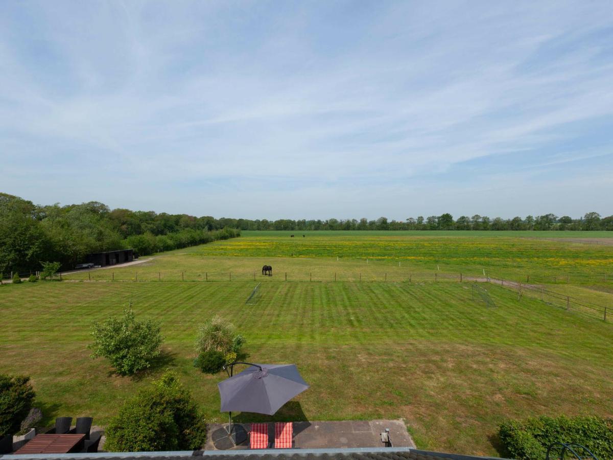 Luxury Holiday Home With Private Terrace Langweer Exteriör bild
